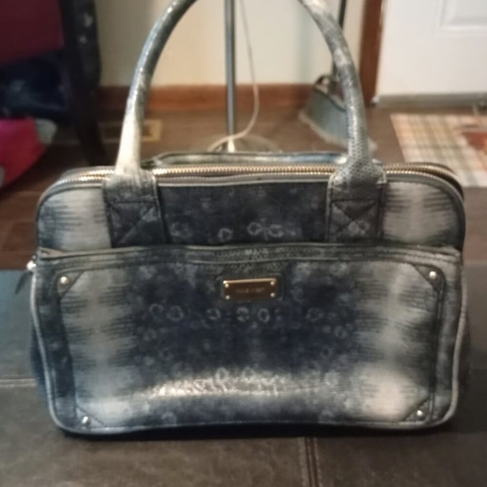 Nine West Silver Snakeskin Textured Leopard Print Purse